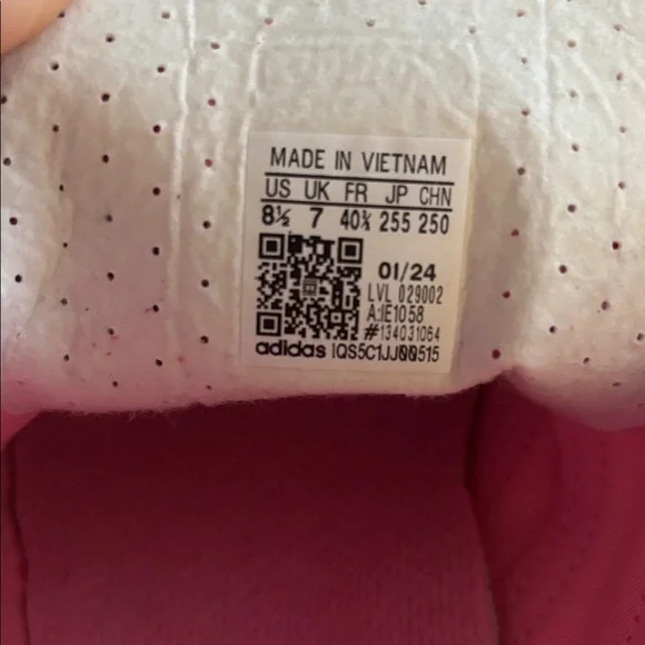 NWOT Adidas Gazelle Sneaker, size 8.5 women’s - Picture 4 of 5